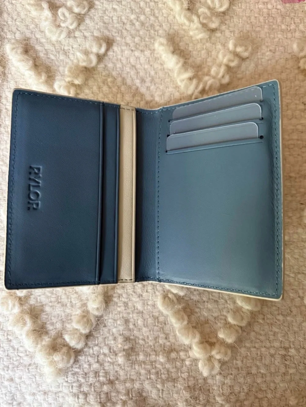Rylor compact leather